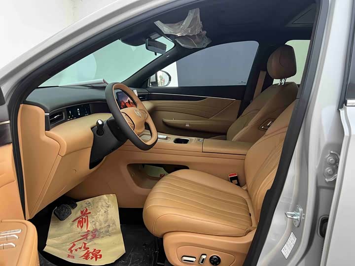 Dongfeng Aeolus L8, 2025 — фото 4 из 9