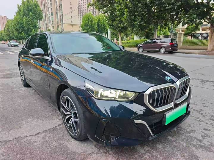 BMW i5, 2025 — фото 3 из 9