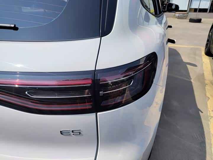 Geely Galaxy E5, 2025 — фото 8 из 9