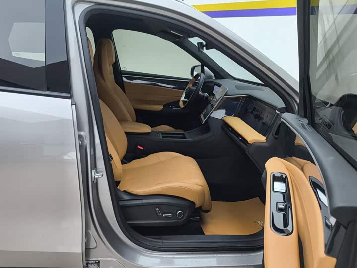 Geely Galaxy L7, 2024 — фото 8 из 9