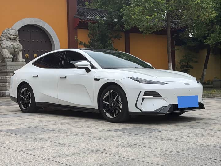 Geely Galaxy E8, 2025 — фото 3 из 9