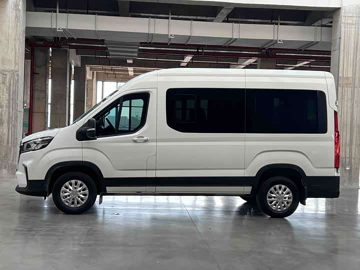 Maxus V90, 2023 — фото 3 из 9
