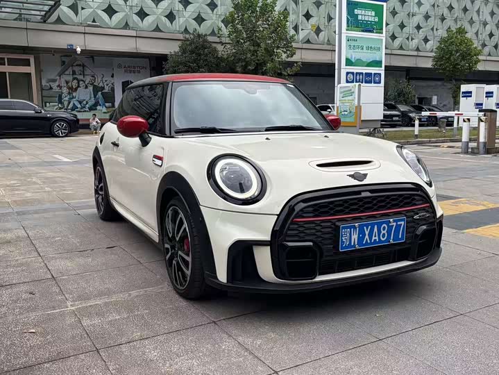 Mini Mini JCW, 2022 — фото 3 из 9