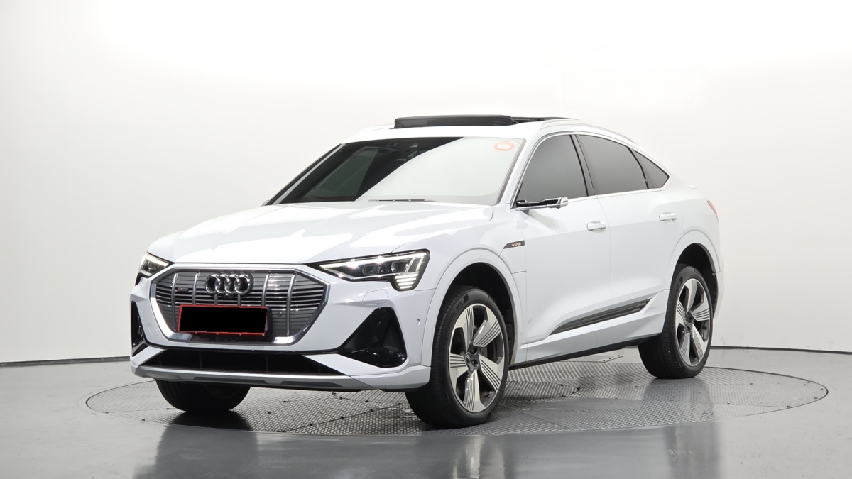 Audi e-tron, 2022 — купить в Саранске под ключ