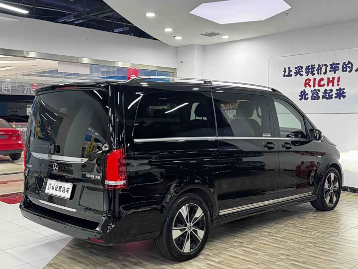Mercedes-Benz V-Class, 2023 — фото 5 из 9