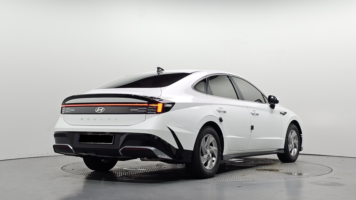 Hyundai Sonata, 2023 — фото 2 из 12