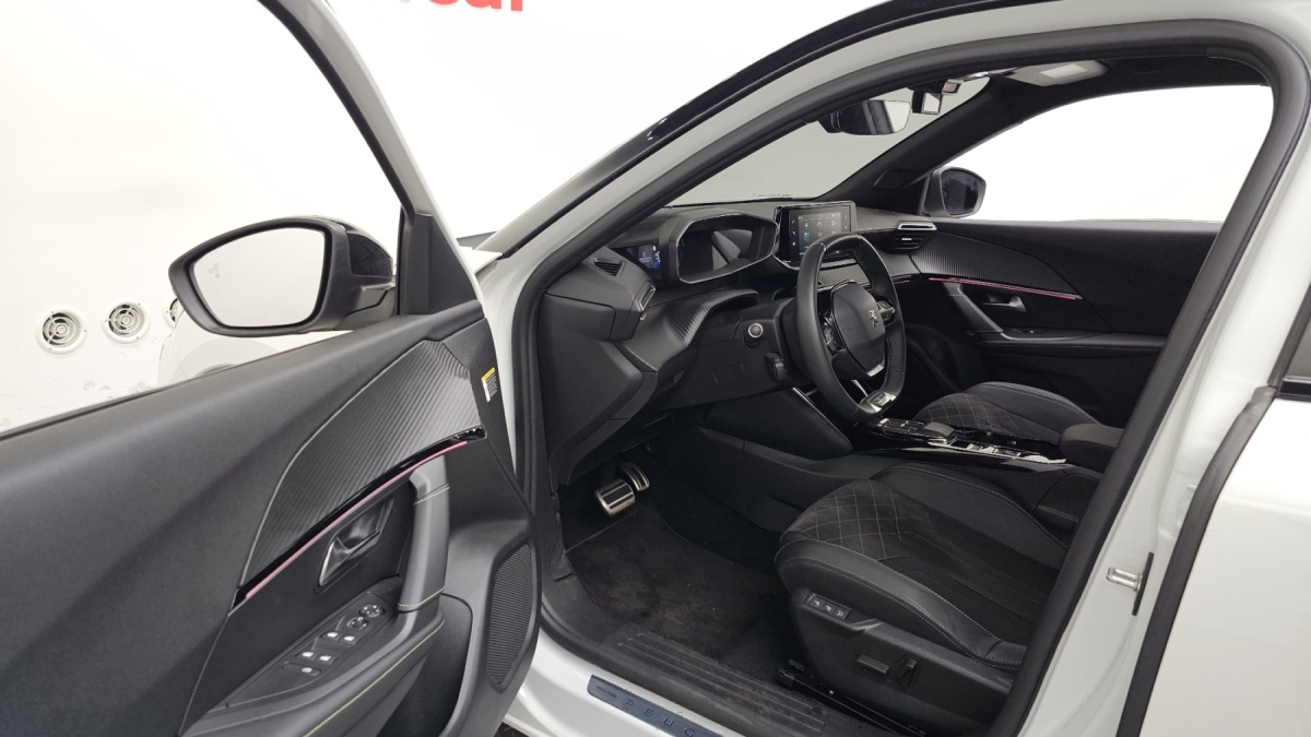 Peugeot 2008, 2023 — фото 10 из 12