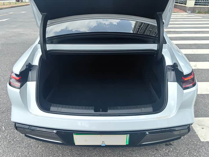 Geely Galaxy E8, 2023 — фото 8 из 9