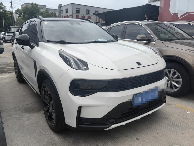 Lynk & Co 01 EM-P Hybrid, 2023 — фото 3 из 12