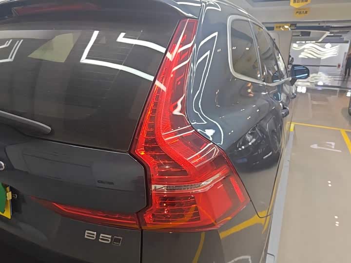 Volvo XC60, 2022 — фото 8 из 9