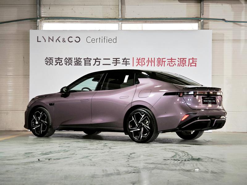 Lynk & Co 07 EM-P Hybrid, 2025 — фото 4 из 12