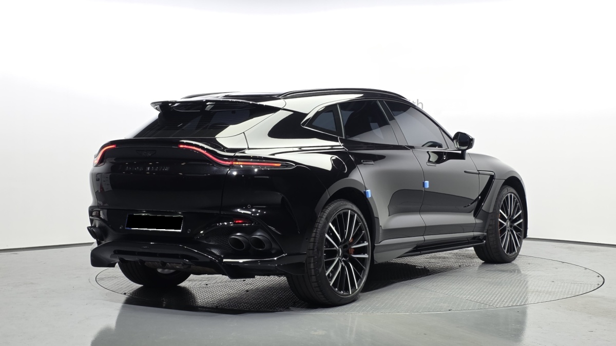 Aston Martin DBX, 2023 — фото 2 из 12