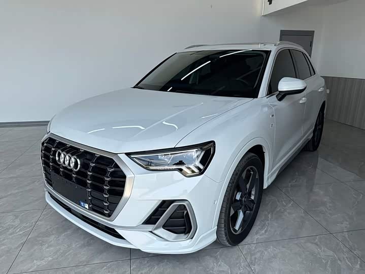 Audi Q3, 2023 — купить в Москве под ключ