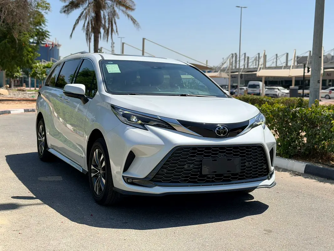 Toyota Sienna, 2025 — фото 4 из 10