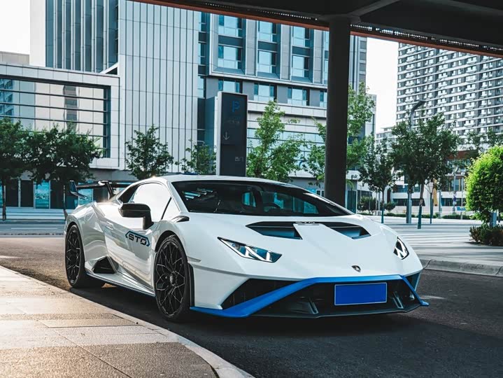 Lamborghini Huracán, 2023 — фото 6 из 7
