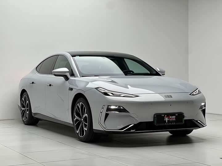 Geely Galaxy E8, 2025 — фото 3 из 9