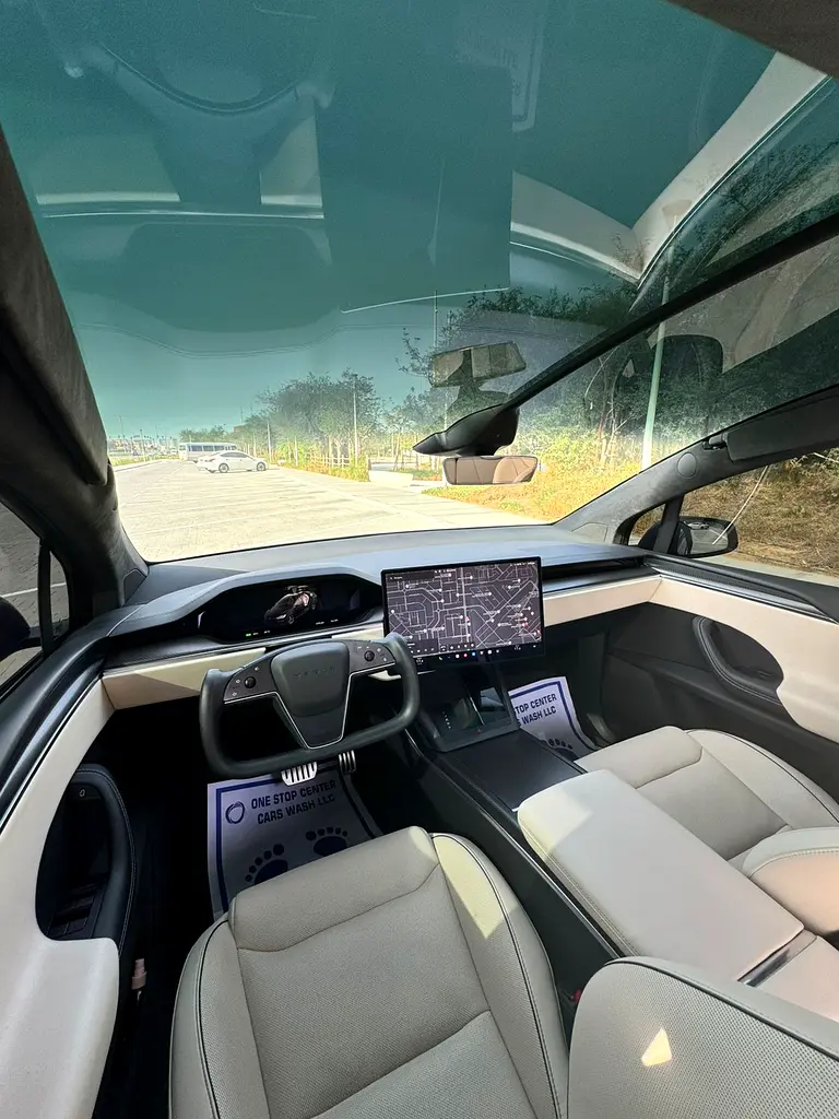 Tesla Model X, 2023 — фото 8 из 10