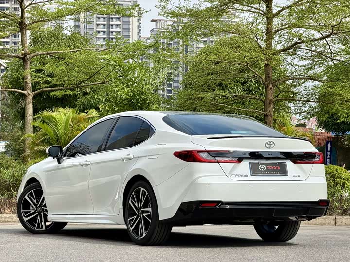 Toyota Camry, 2025 — фото 3 из 9