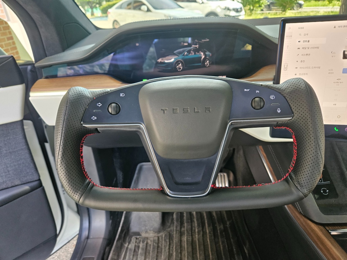 Tesla Model X, 2023 — фото 12 из 12