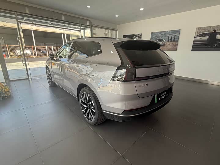 Volvo XC70 Hybrid, 2025 — фото 8 из 9
