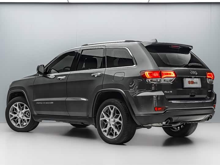 Jeep Grand Cherokee, 2023 — фото 5 из 9