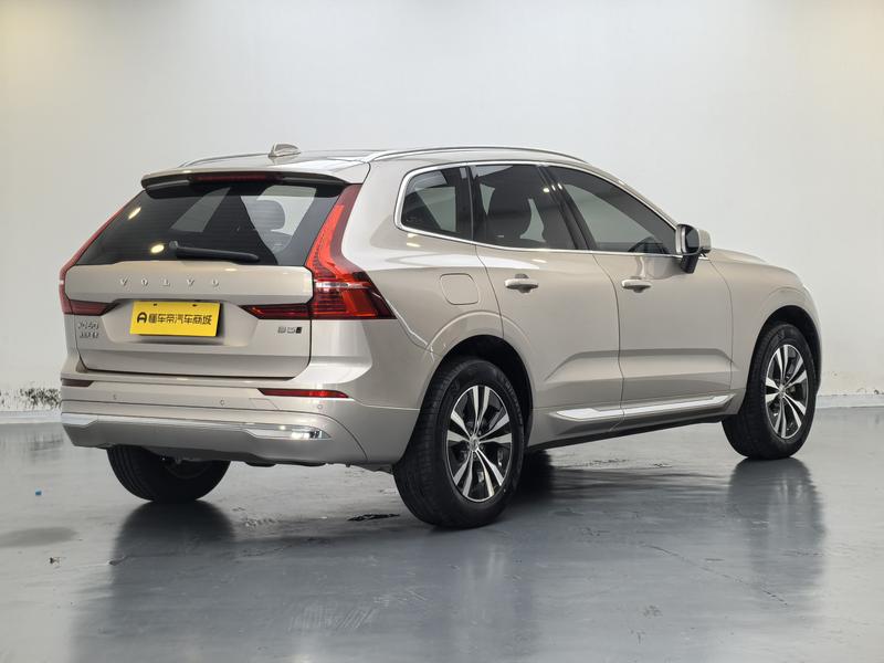 Volvo XC60, 2023 — фото 7 из 12