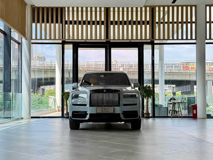 Rolls-Royce Cullinan, 2022 — фото 2 из 9