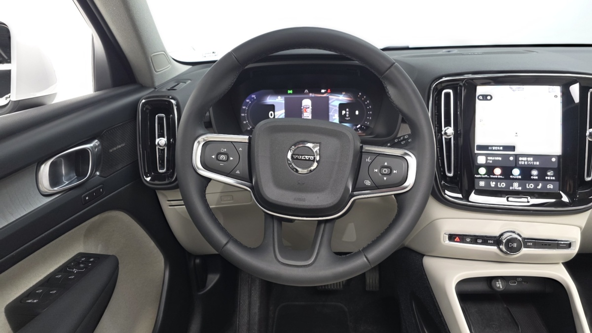 Volvo XC40, 2024 — фото 12 из 12