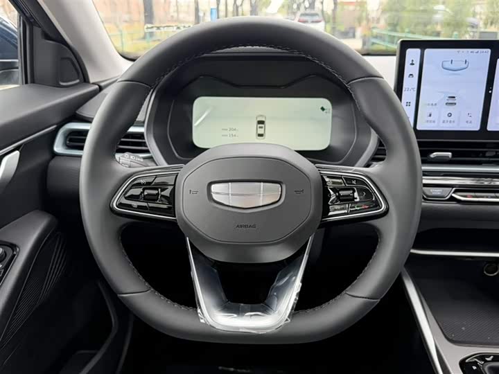 Geely Emgrand, 2025 — фото 3 из 9
