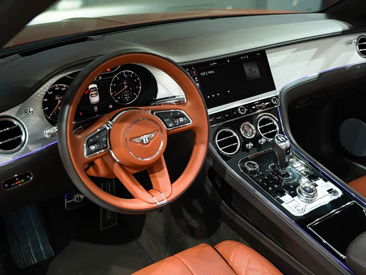 Bentley Continental GT, 2022 — фото 5 из 9