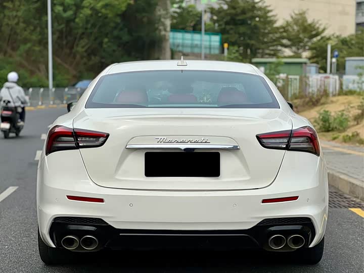 Maserati Ghibli, 2021 — фото 8 из 9