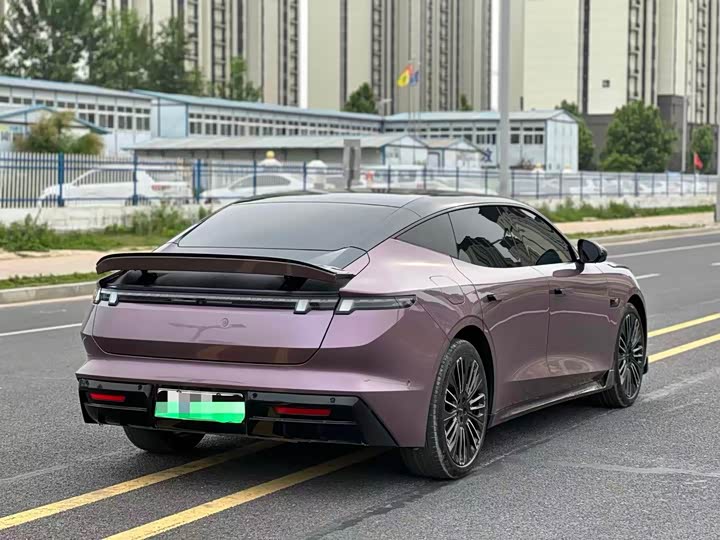 Lynk & Co 30 EM-P Hybrid, 2025 — фото 6 из 9