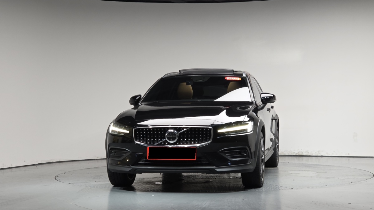 Volvo V60, 2023 — фото 3 из 12