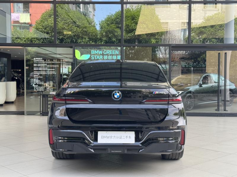 BMW i7, 2025 — фото 4 из 12