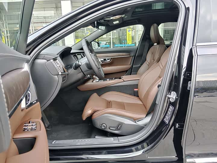 Volvo S90 Hybrid, 2024 — фото 9 из 9
