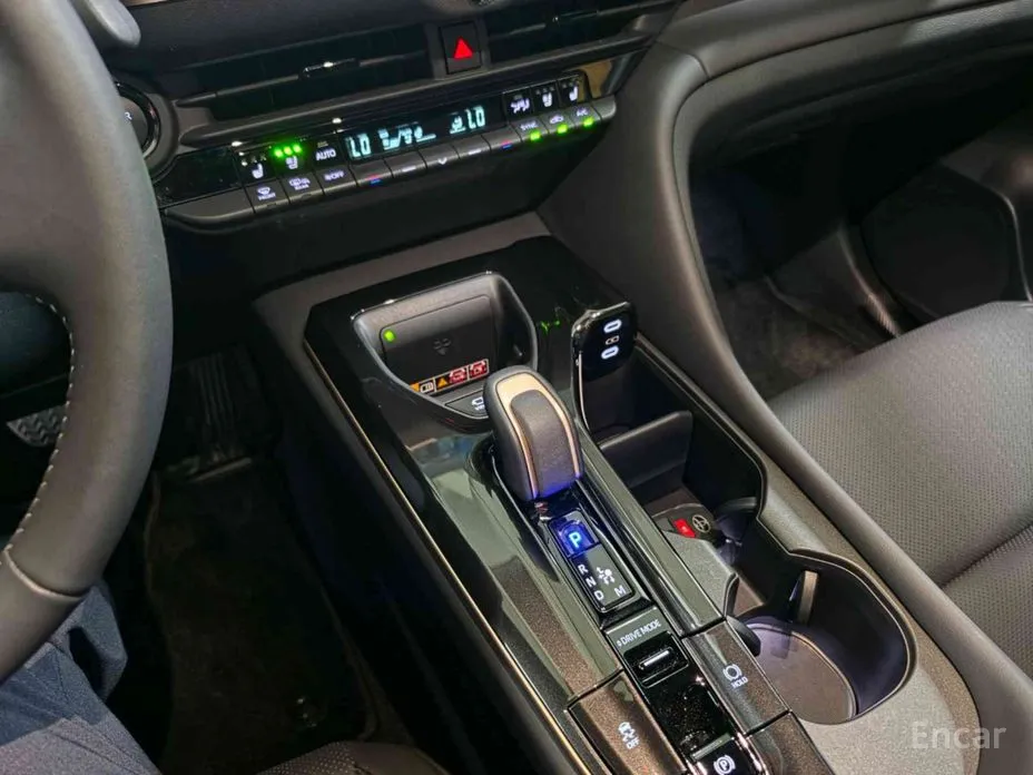 Toyota Crown, 2025 — фото 9 из 12