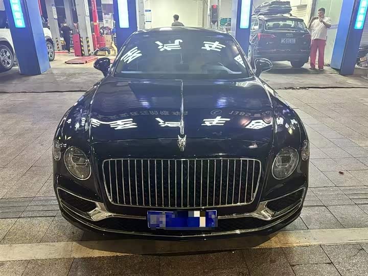Bentley Flying Spur, 2022 — фото 2 из 9