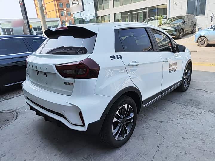 Geely Geometry EX3, 2021 — фото 7 из 9