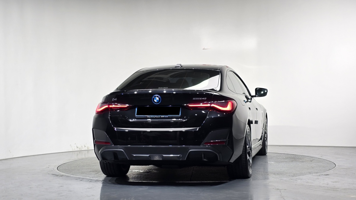 BMW i4, 2022 — фото 4 из 12