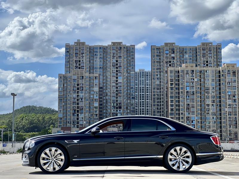 Bentley Flying Spur, 2021 — фото 4 из 12