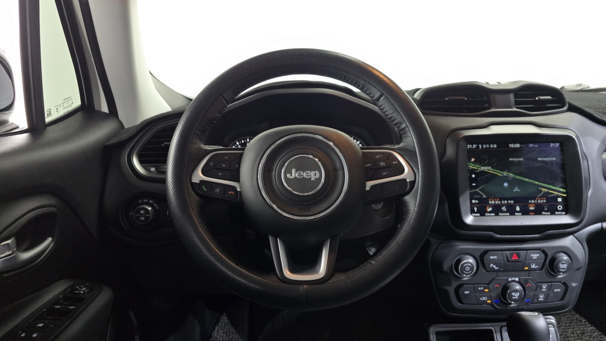 Jeep Renegade, 2023 — фото 11 из 12
