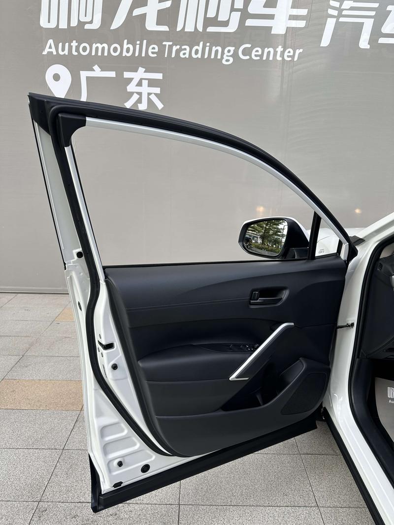 Toyota Corolla Cross, 2025 — фото 9 из 10