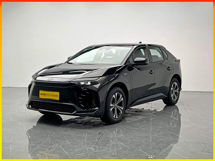 Toyota bZ4X Platinum, 2026 — купить в Москве под ключ