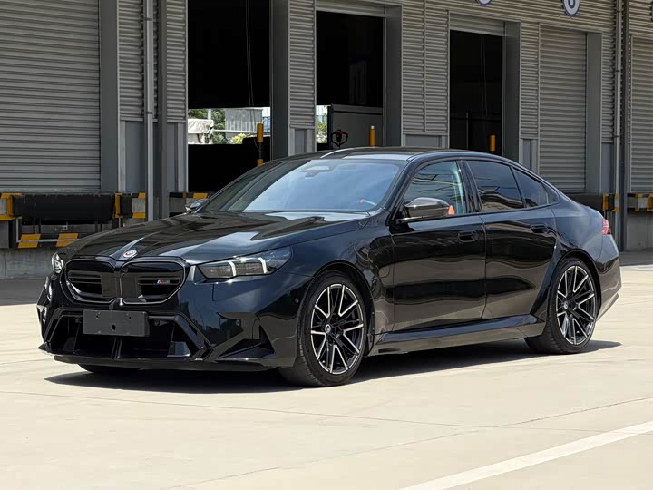 BMW M5 Hybrid, 2025 — купить в Перми под ключ