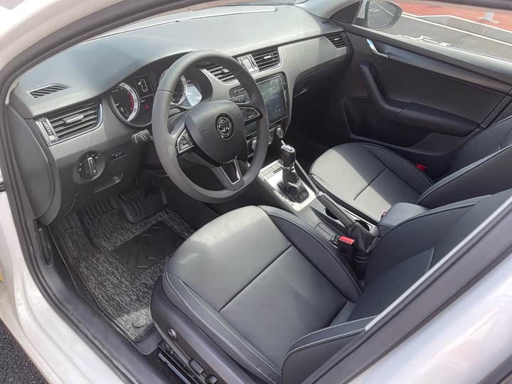 Skoda Octavia Pro, 2022 — фото 4 из 9