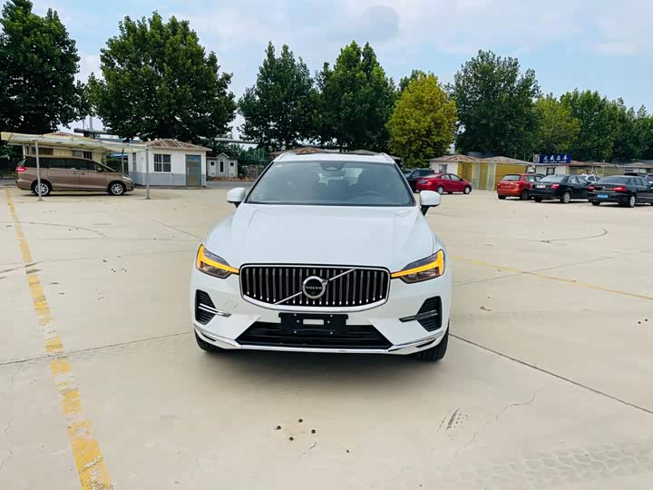 Volvo XC60 Hybrid, 2026 — фото 2 из 9
