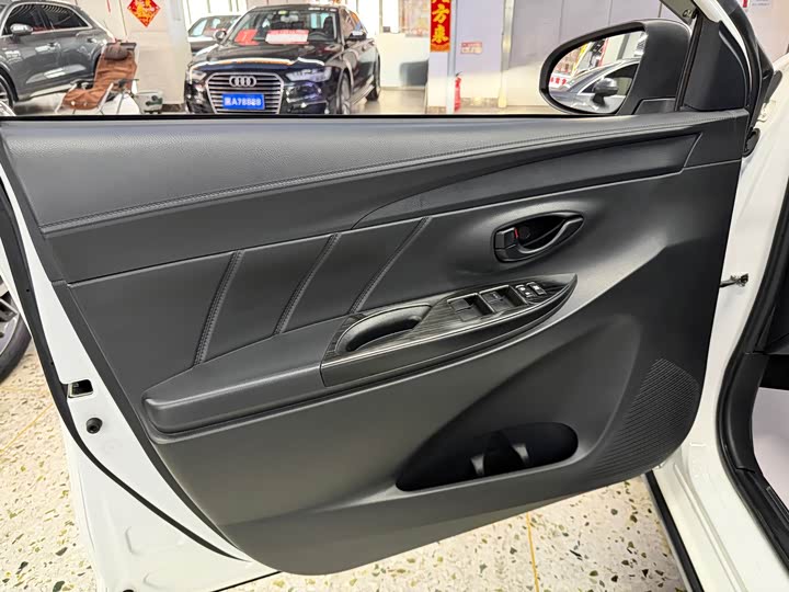 Toyota Yaris L Hatchback, 2022 — фото 7 из 9