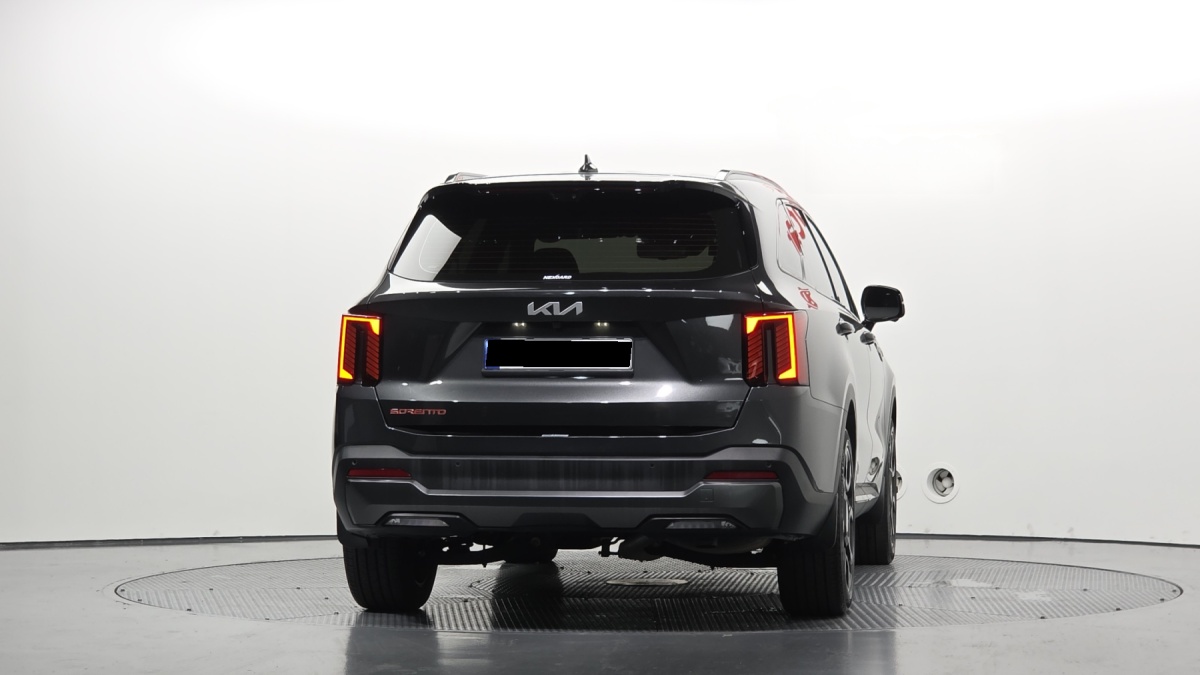 Kia Sorento, 2023 — фото 4 из 12