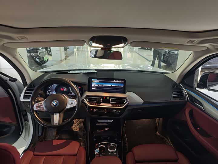 BMW iX3, 2023 — фото 6 из 9