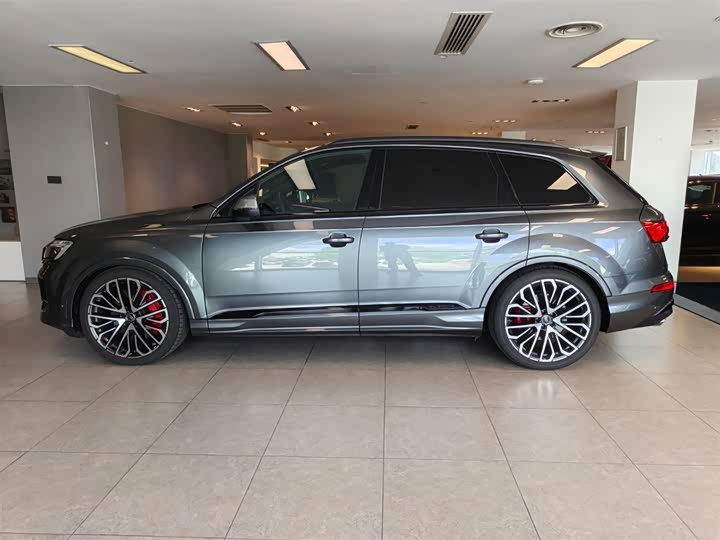 Audi SQ7, 2025 — фото 3 из 9
